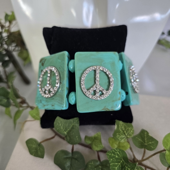 Vintage Chunky Acrylic Bracelet Turquoise Blue With Rhinestone Peace Signs - Picture 1 of 9